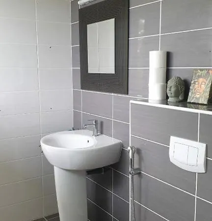 게스트하우스 Waterfront One 미미장플라즈